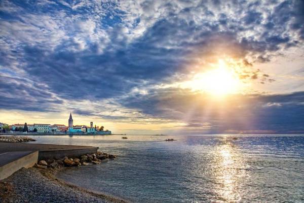 APARTMENTS LUČO NEAR THE BEACH AND CITY CENTER