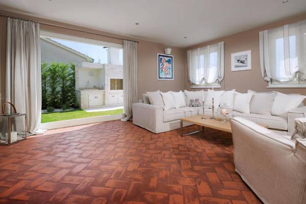 Villa Pia by HMZ Villas