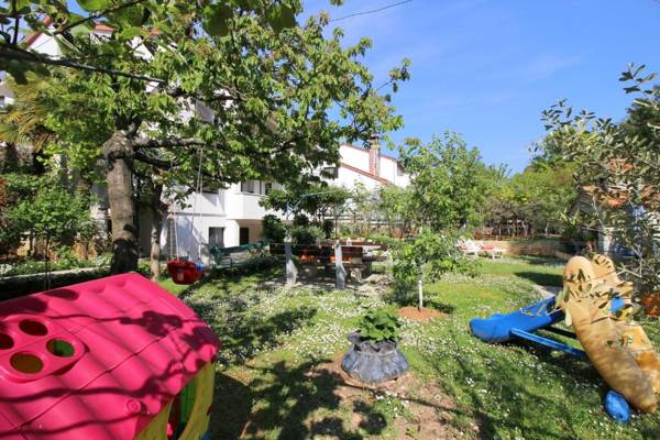 Modern apartment Sabina with nice garden