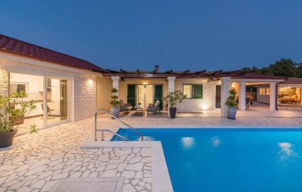 Holiday House Jurici