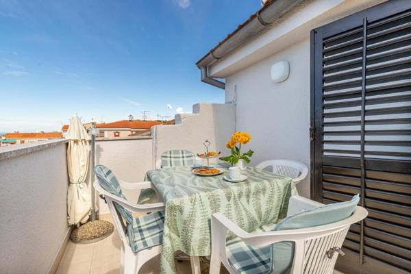 Apartments Ada near the Sea