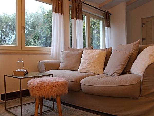 Adorable house  apartment with garden view  !