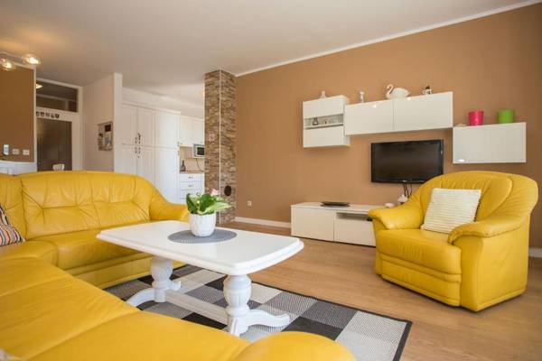 Comfortable apartment Terezija A4 plus 1 for 5 Persons with Balcony in Poreč