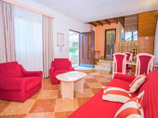 Cozy colorful apartment only 600m from the sea located in Porec