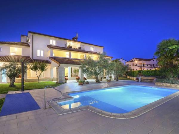 Comfortable apartment with pool Wi-Fi and air conditioning ideal for a couple