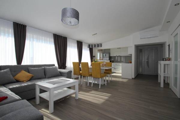 Luxury apartment Navi