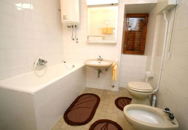 Holiday home Zeljka - 60 m from sea