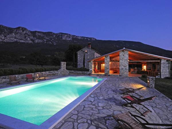 Picturesque Mansion in Kožljak with Private Swimming Pool