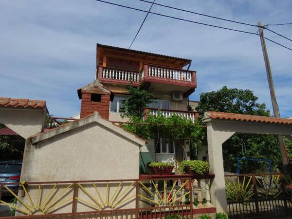 Apartments by the sea Pakostane Biograd - 18426