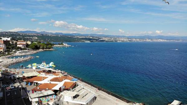 Apartment with seaview