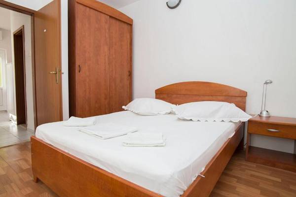 Stanici beach apartments