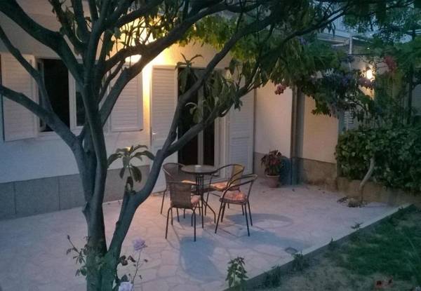 Apartment Tom - 500 m from sea