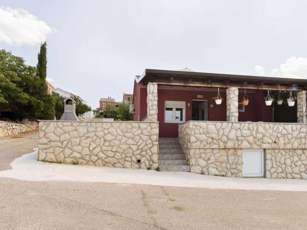 Simplistic Holiday Home in Jasenice Rovanjska with Sea nearby