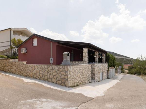 Simplistic Holiday Home in Jasenice Rovanjska with Sea nearby