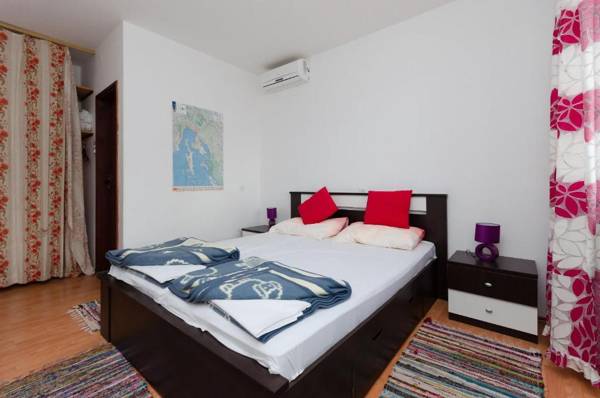 Apartments and Room Luka