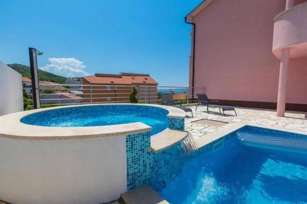 Apartments Dragica - close to sea