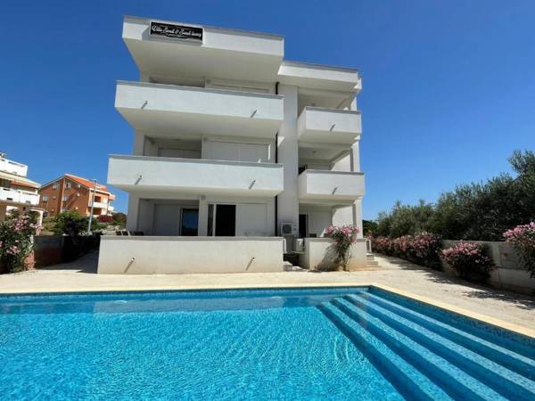 Villa Sendi luxury with a pool