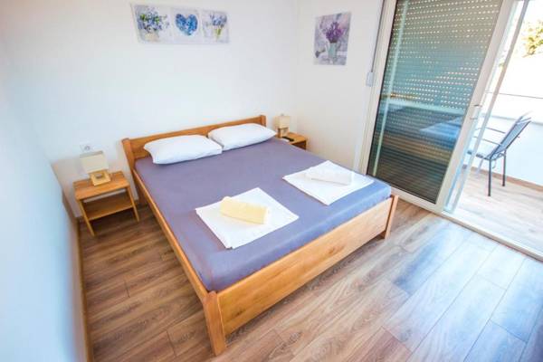 Apartments and Rooms Skalinada