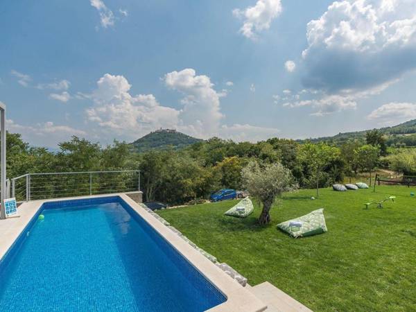 Beautiful and modern villa with pool for 9 people near Motovun