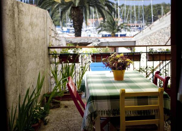 Apartment Marija-15m from the sea