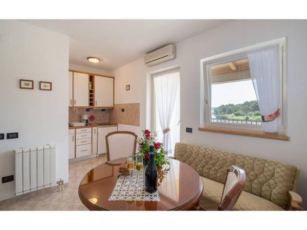 Modern apartment with balcony sea and pool view for a couple in Medulin