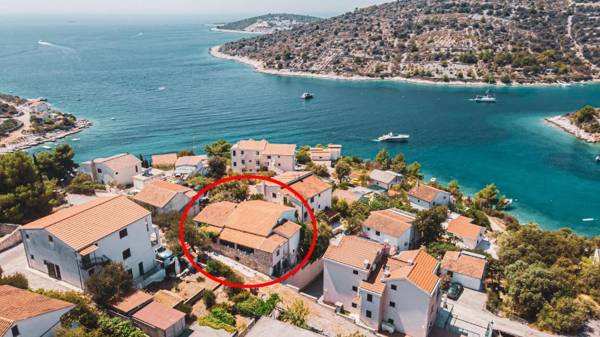 Apartments by the sea Sevid Trogir - 18745