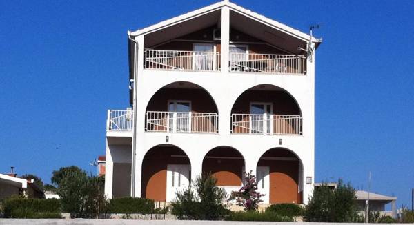 Apartments by the sea Sevid Trogir - 16802