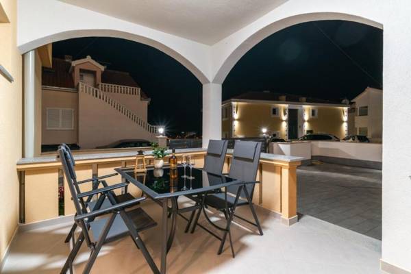 Apartments Lux 1 - heated pool