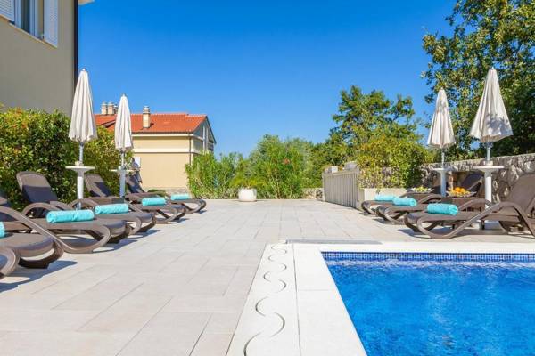 Luxury Apartments Villa Mande