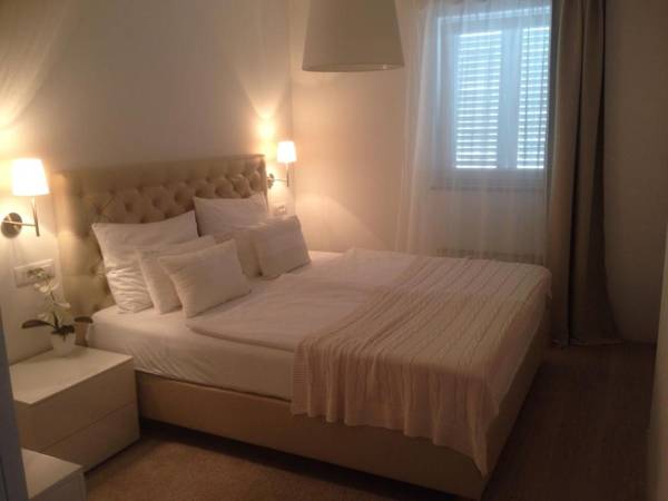 Apartments Villa Mantinela