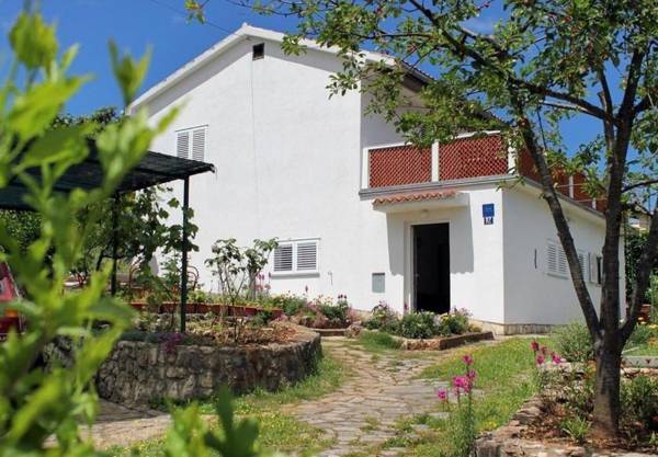 Apartment Ljerka - 100 m from the beach