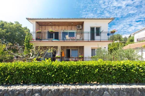 Apartments Kate-100m from beach