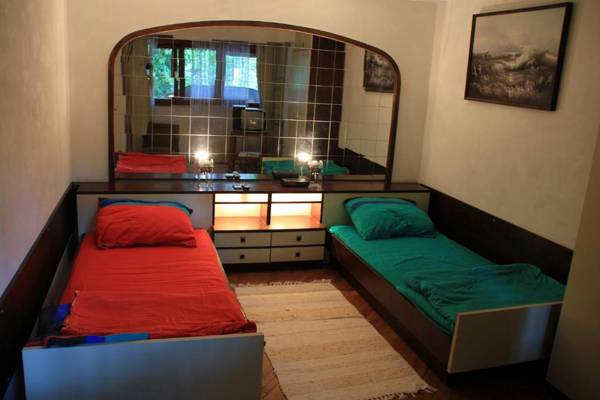 Apartments Rasa - 70 m from sea