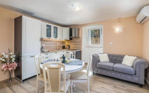 Holiday House Serenity