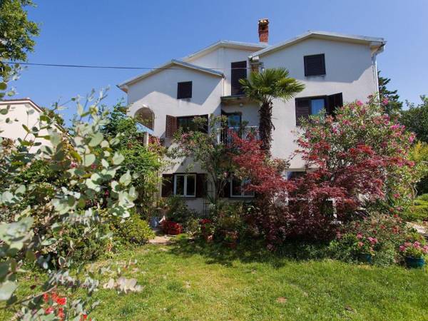 Spacious apartment with  terrace450 m distant from the beach !