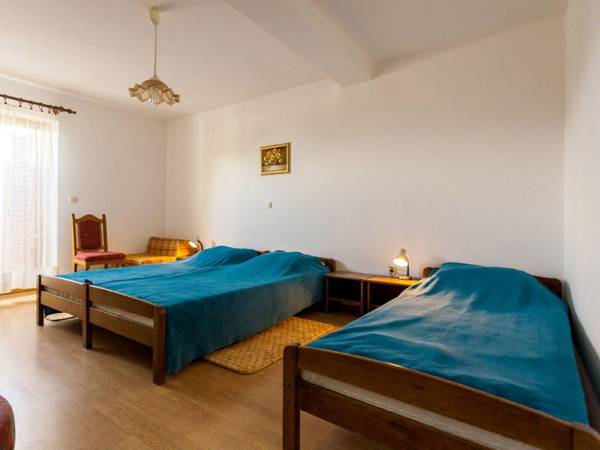 Spacious Apartment in Malinska with Terrace