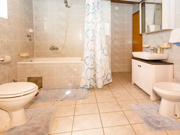 Stunning Apartment in Malinska with Terrace