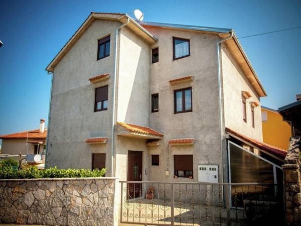 Simplistic Apartment in Malinska near the Sea