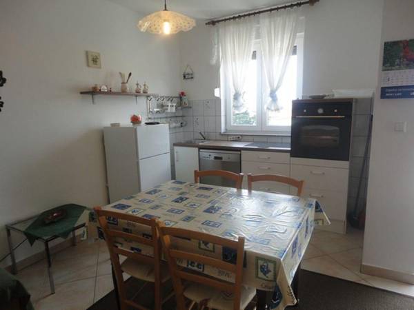 Simplistic Apartment in Malinska near the Sea