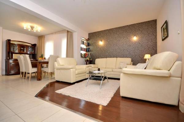 Villa Luna in Makarska private pool