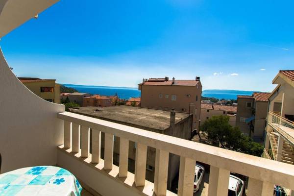 Apartments Prgo - spacious with view & parking