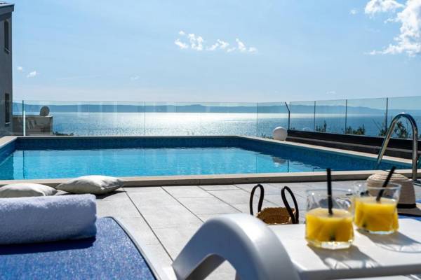 NEW! Villa Lea 5-bedroom villa with private pool and amazing views of city and sea