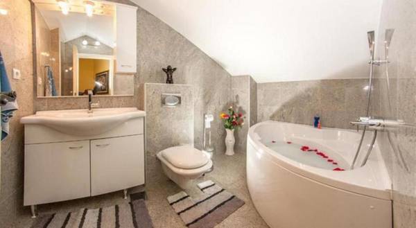 House Adria Makarska