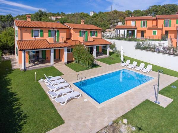 2 bedrooms house with city view shared pool and enclosed garden at Ripenda Kras 4 km away from the beach