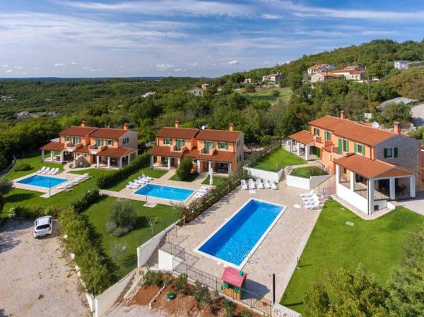 2 bedrooms house with city view shared pool and enclosed garden at Ripenda Kras 4 km away from the beach