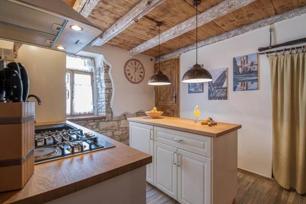 Rustic Istrian house Varesco