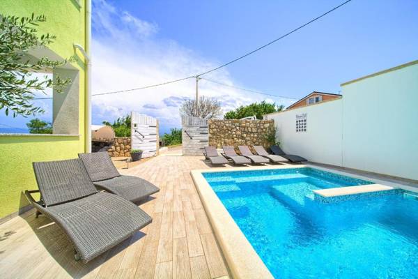 Apartments Mali Nono
