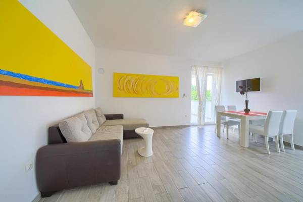Apartments Mali Nono
