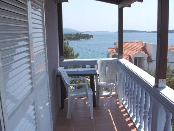 Apartments Lapa - 40 m from beach