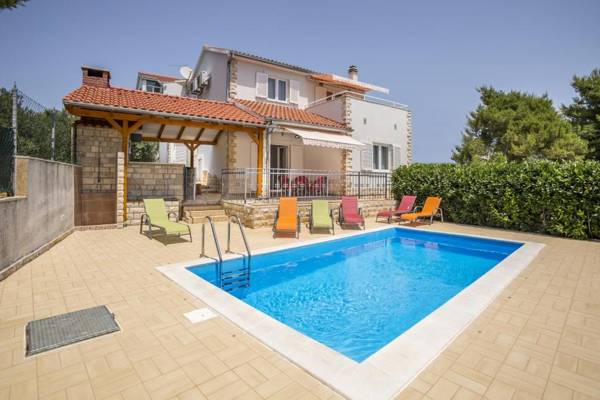 Family friendly house with a swimming pool Maslinica Solta - 16782